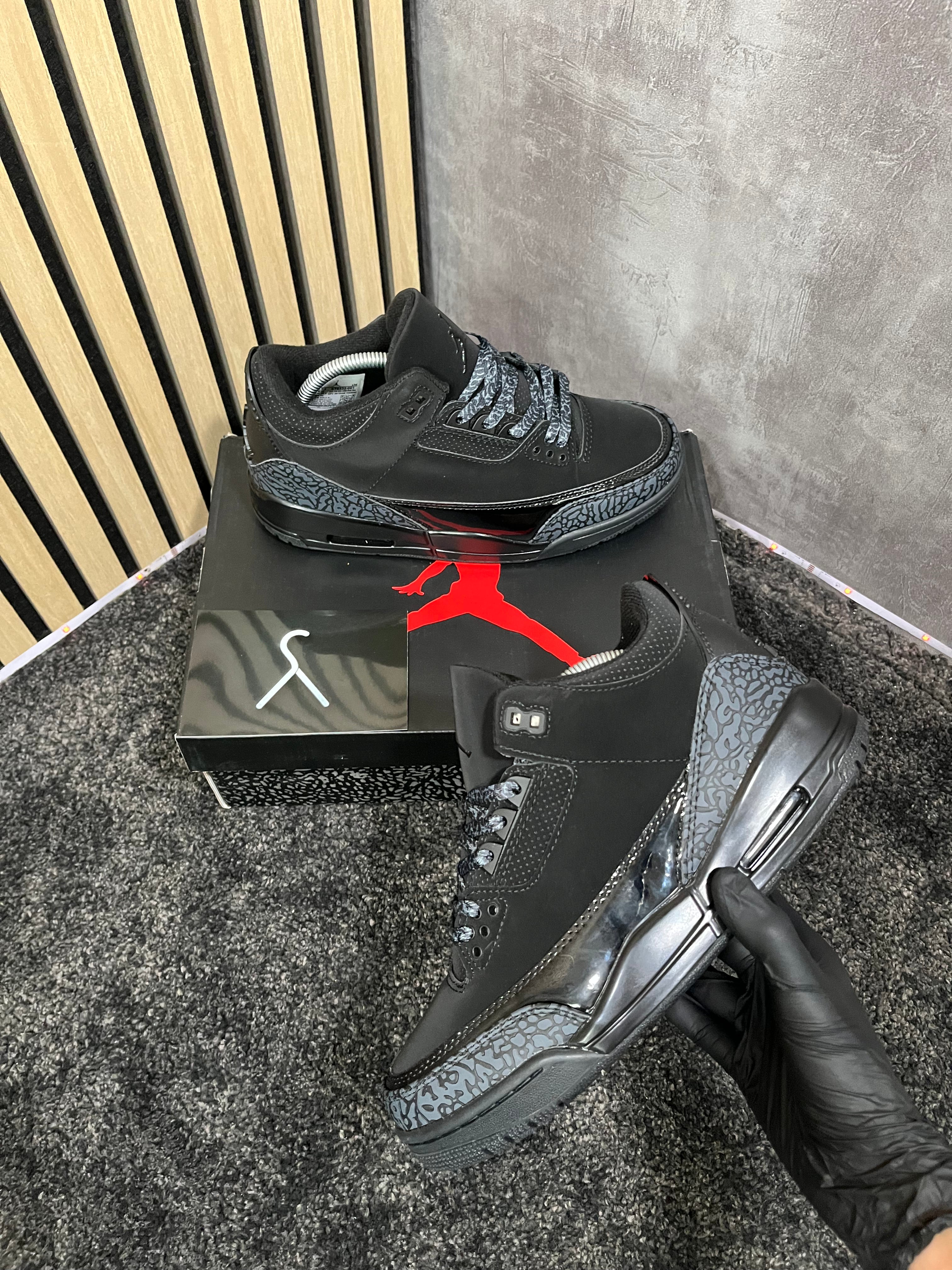 J3 BLACK CAT