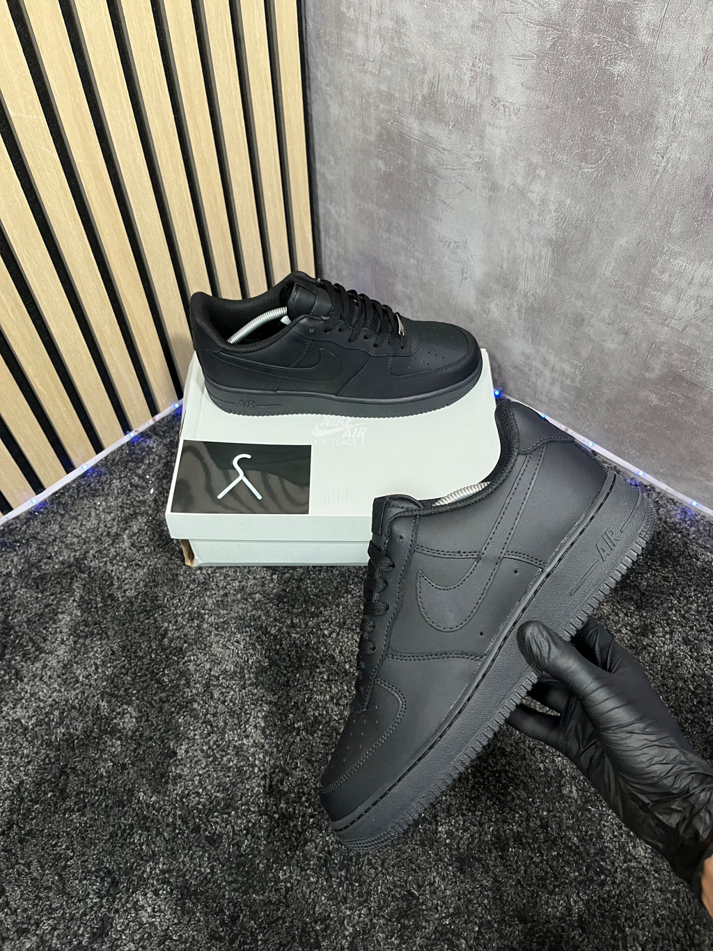 NIKE AIRFORCE 1 NEGRAS