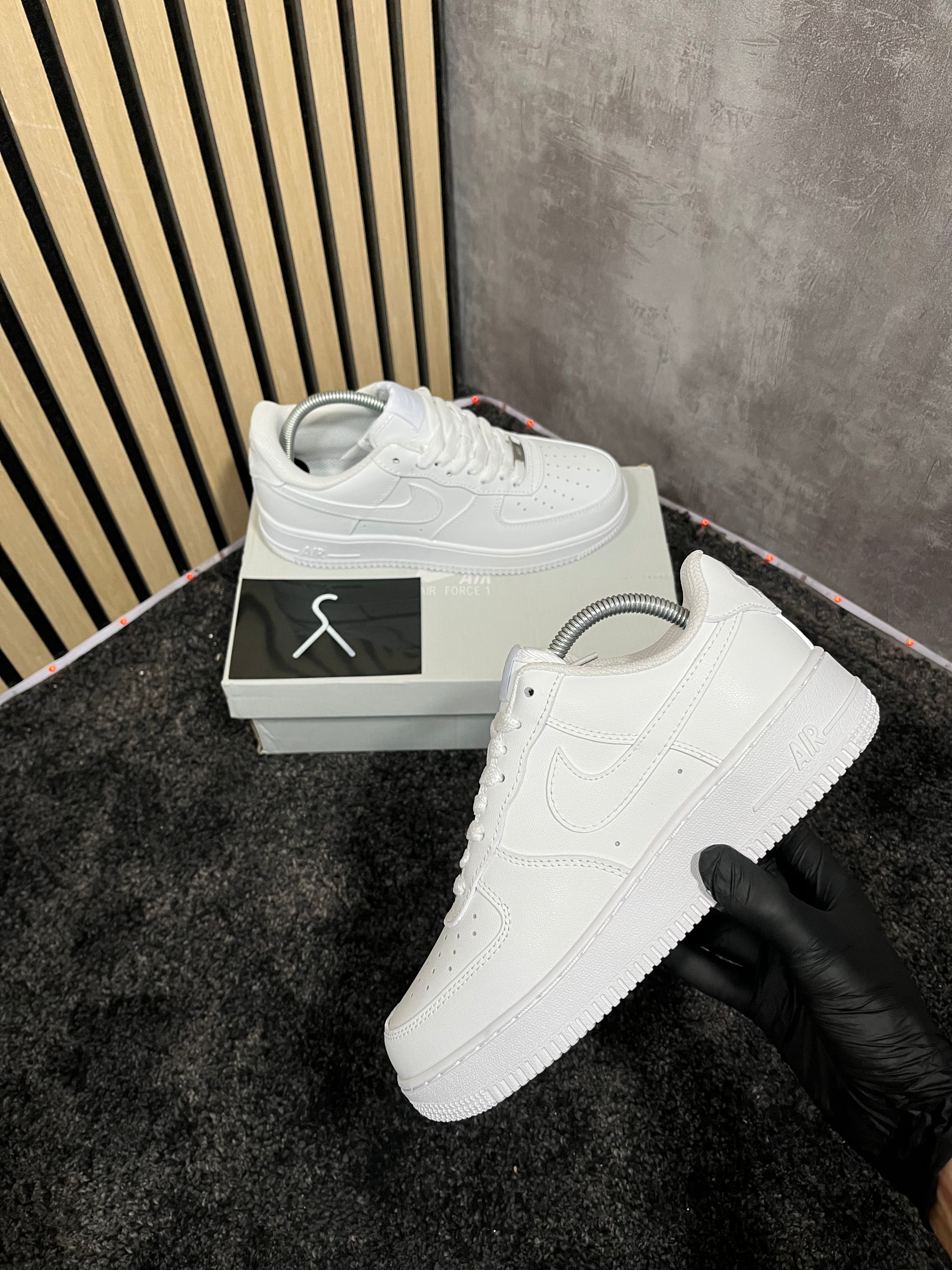 NIKE AIRFORCE I BLANCAS