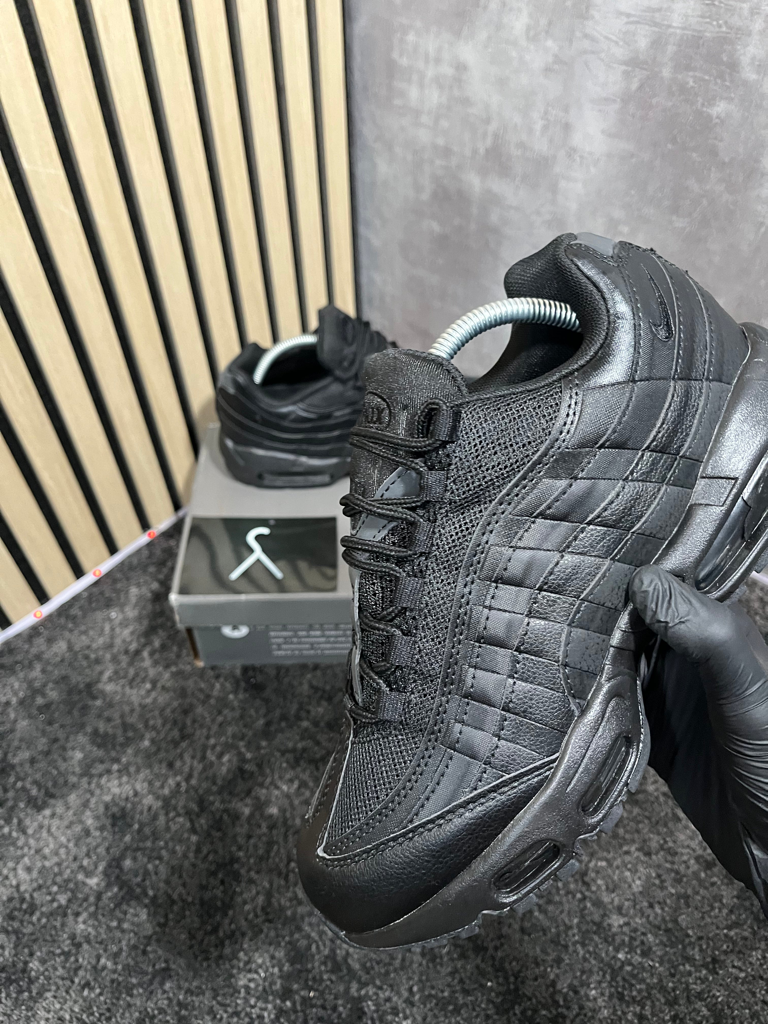 AIRMAX 95 NEGRAS