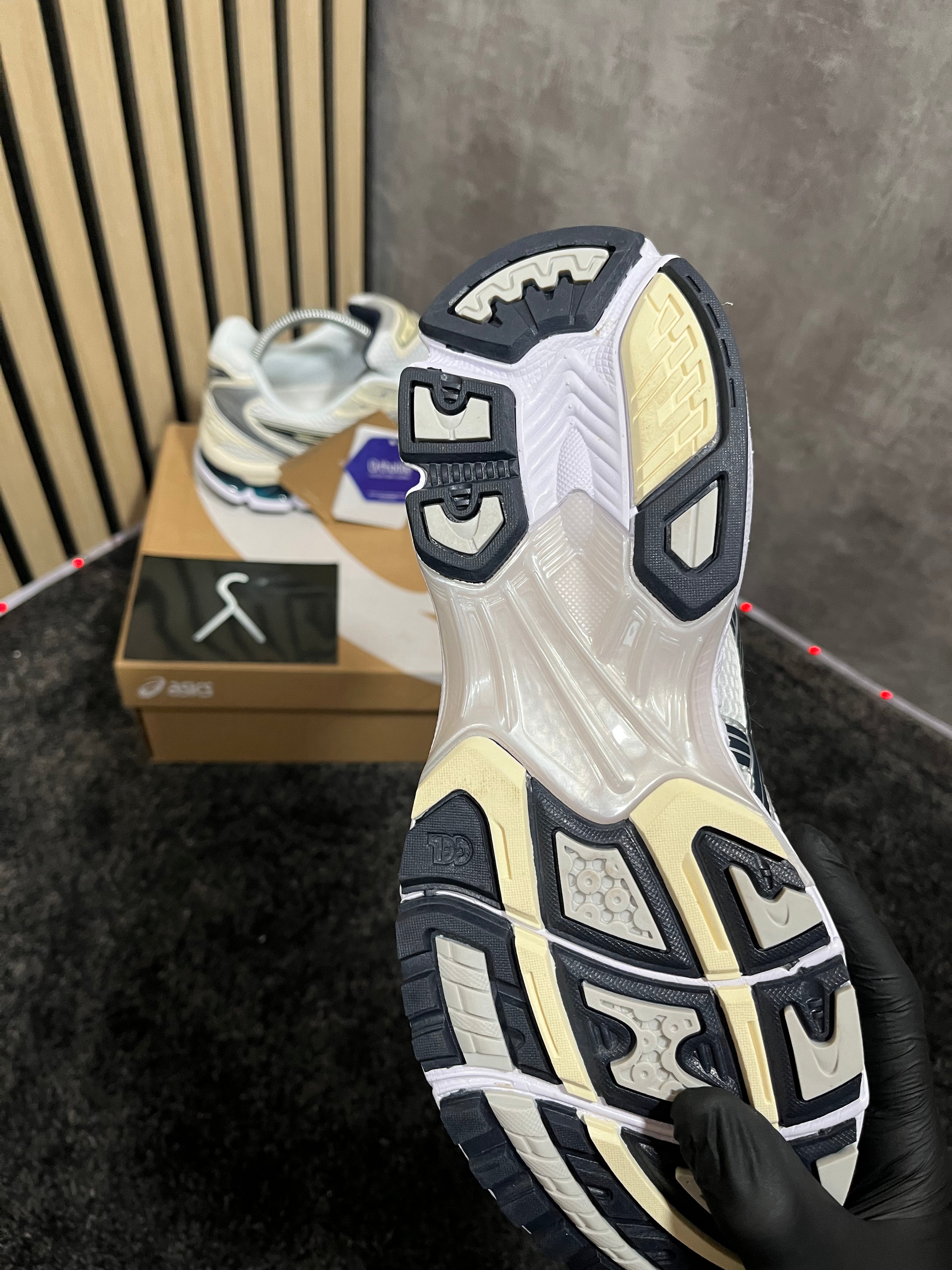 ASICS GEL KAYANO 14 WHITE