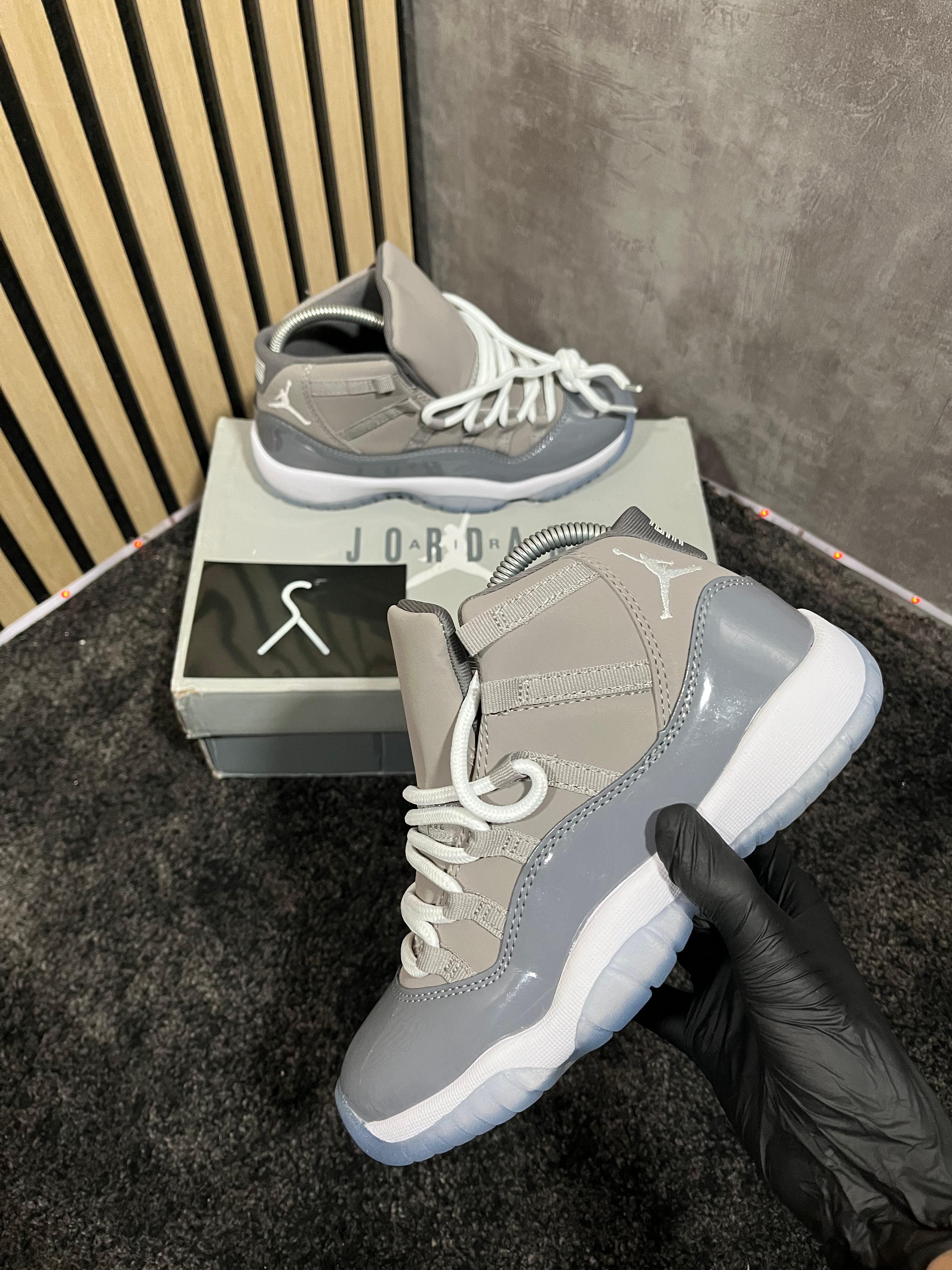 J11 COOL GREY