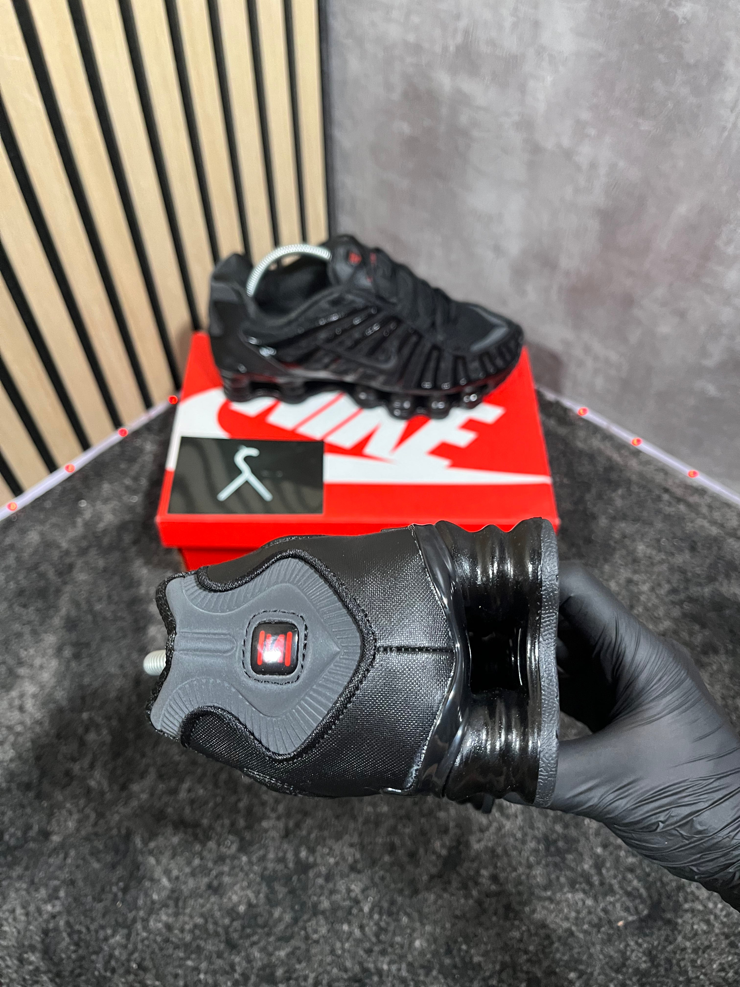 NIKE SHOX TL NEGRAS