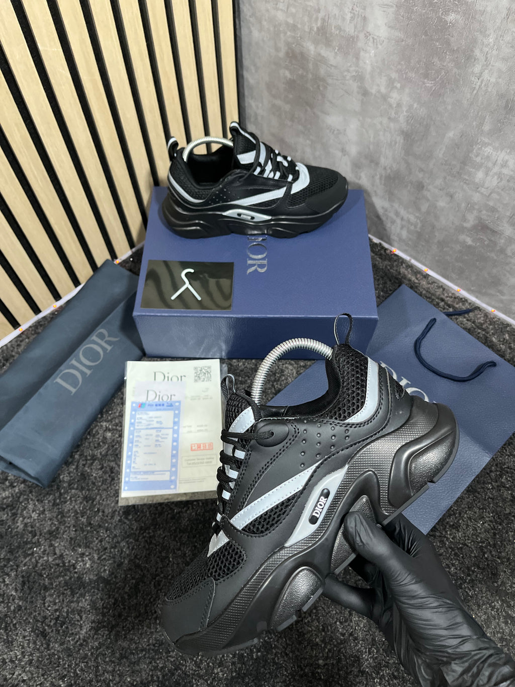 DIOR B22 NEGRAS