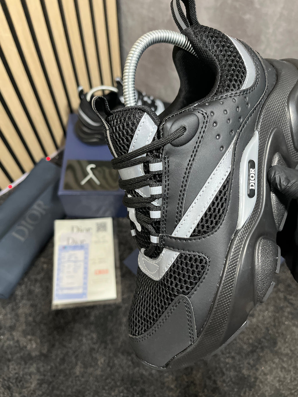 DIOR B22 NEGRAS
